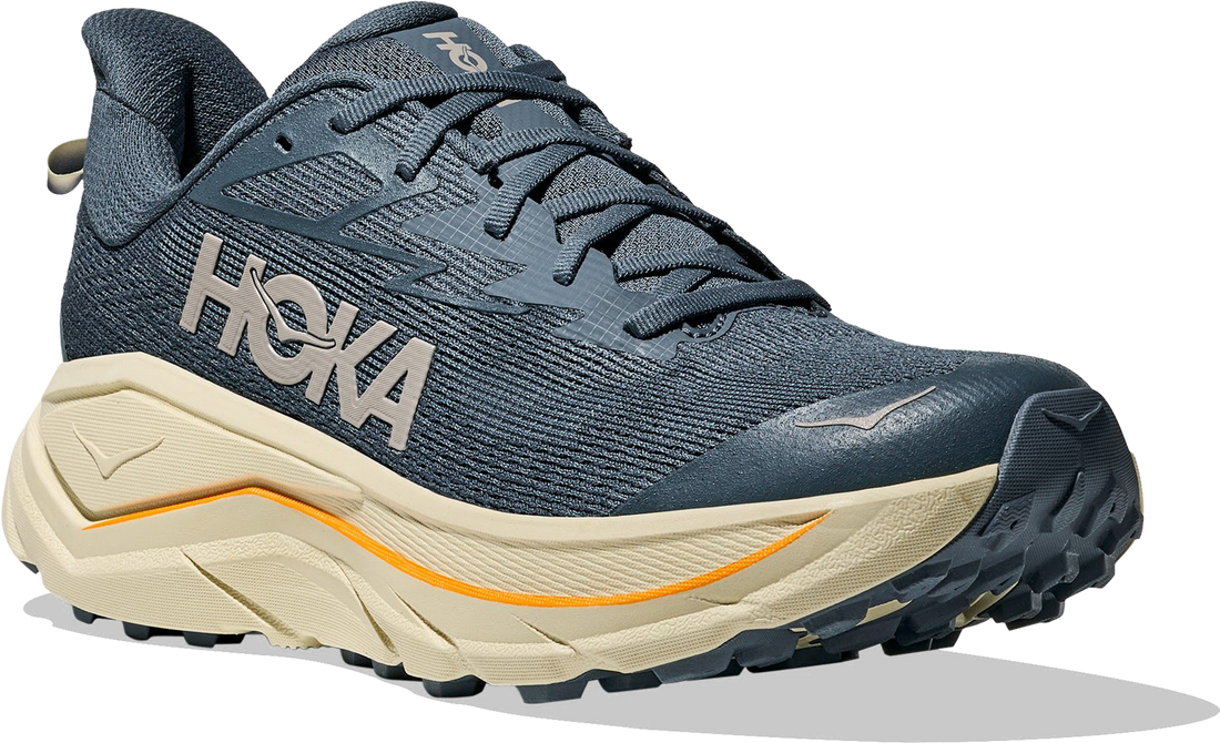 Quarter turn view Men&